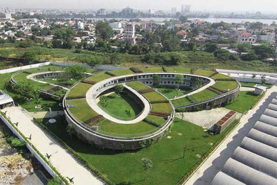 赋能公共建筑屋顶绿化，长兴恒泰玻璃轻石打造轻量化生态新标杆